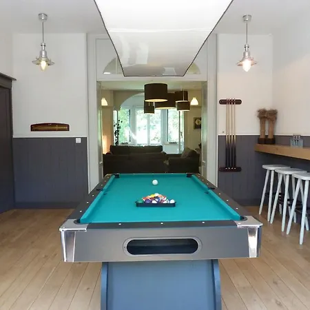 Luxury Mansion In Hasti Re Par Del With Swimming Pool